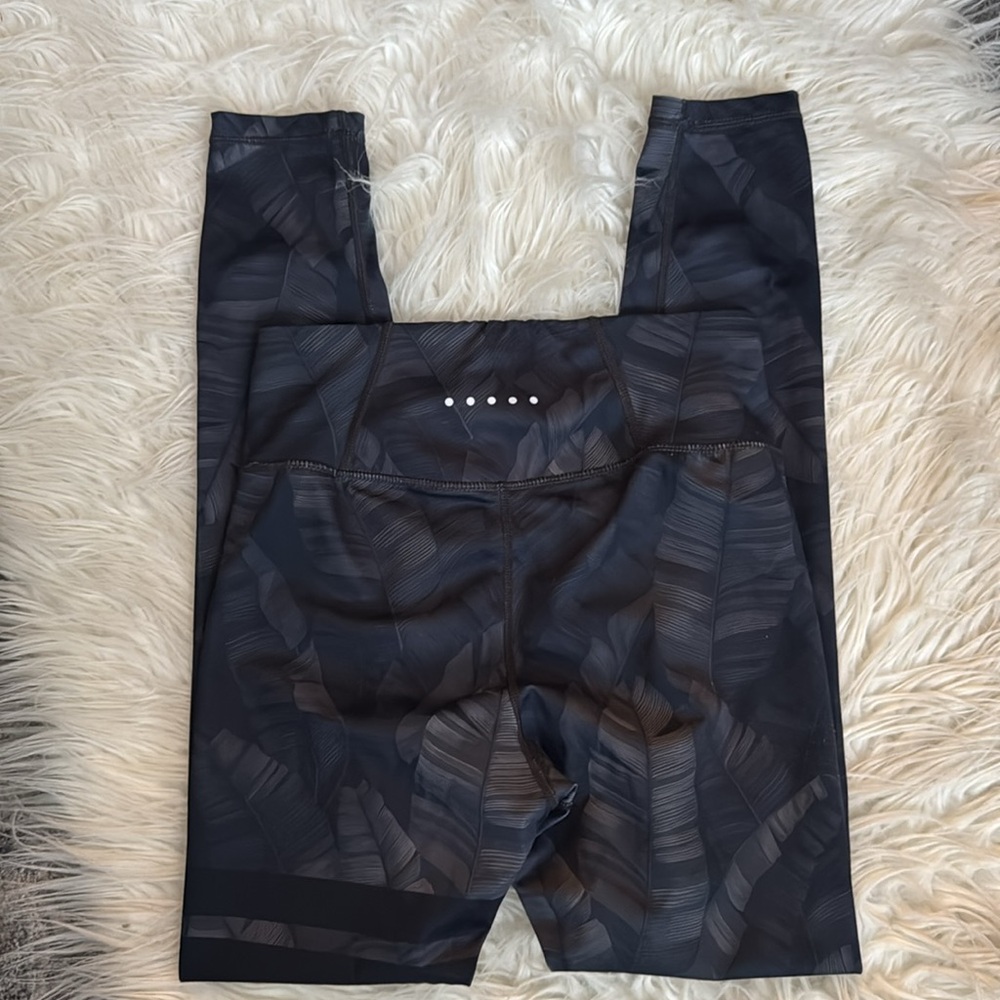 Stylish Gray Patterned Women's Leggings - Picture 6 of 7